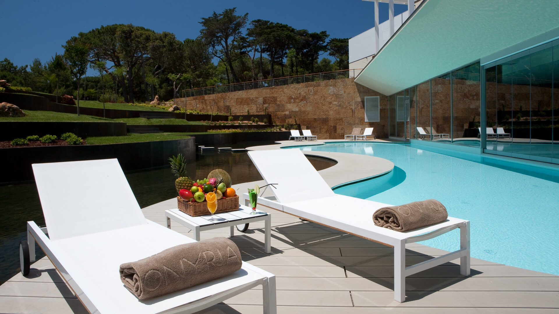 Olá, Onyria Marinha Boutique Hotel!