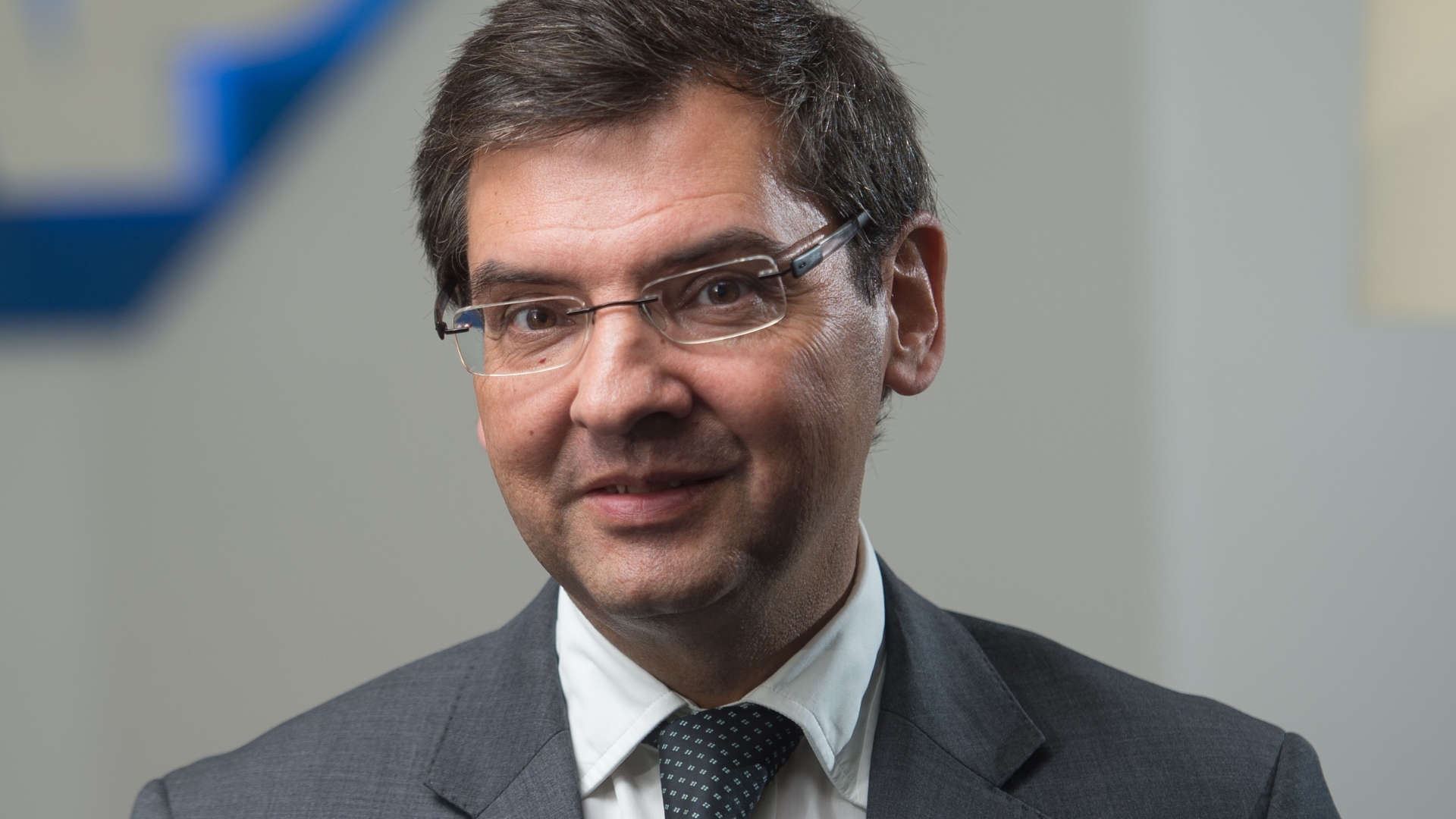Carlos Lacerda sobe na SAP