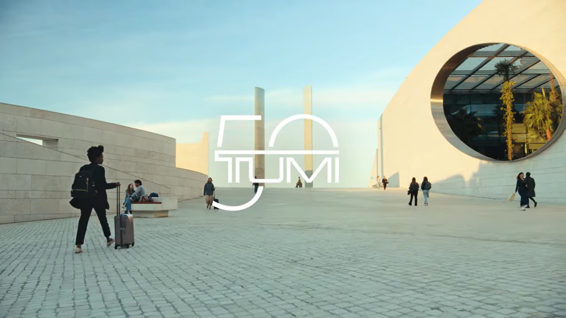 TUMI festeja 50 anos com o lançamento de uma campanha