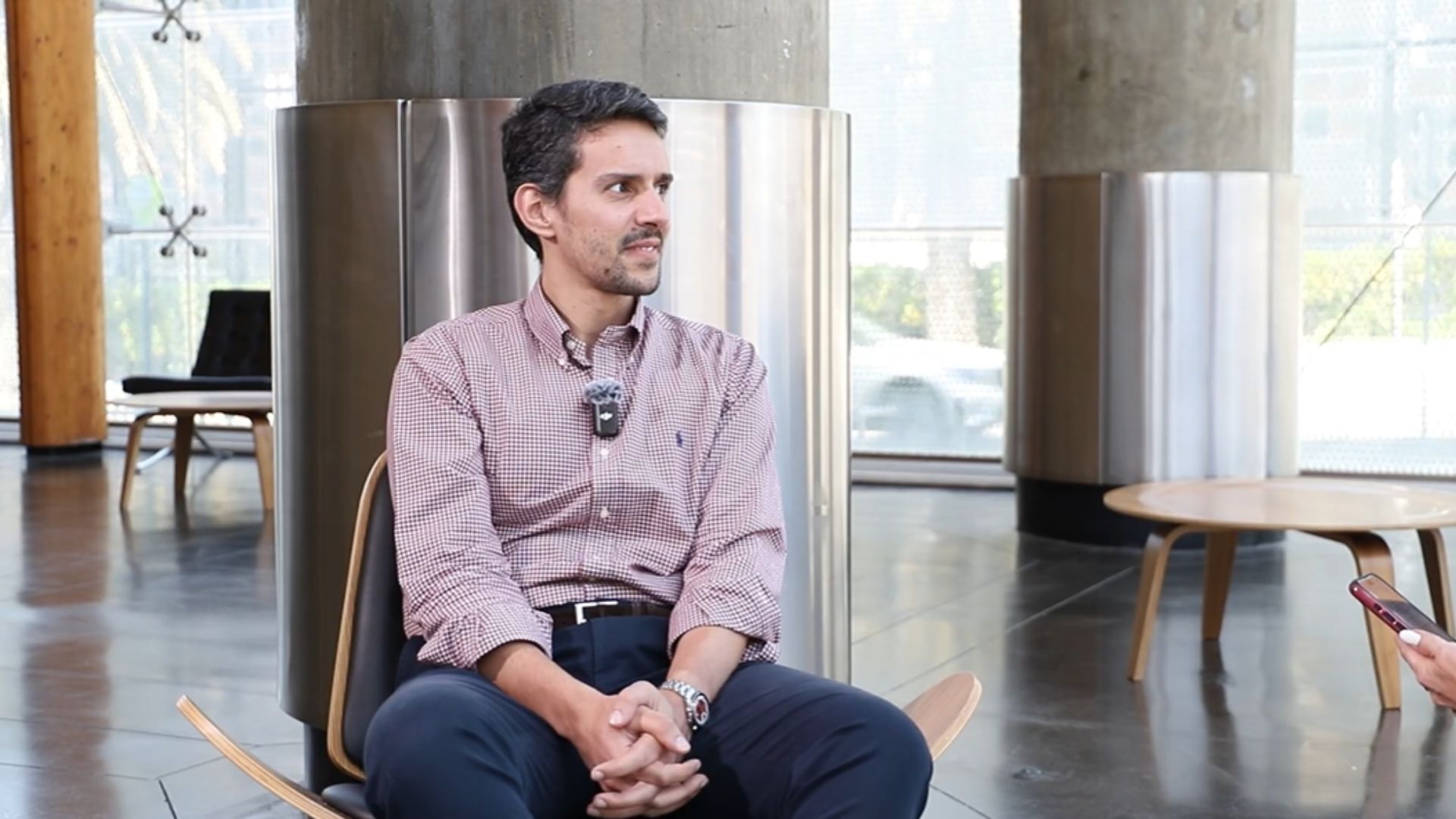 Um Shots & Bites com gelo e limão