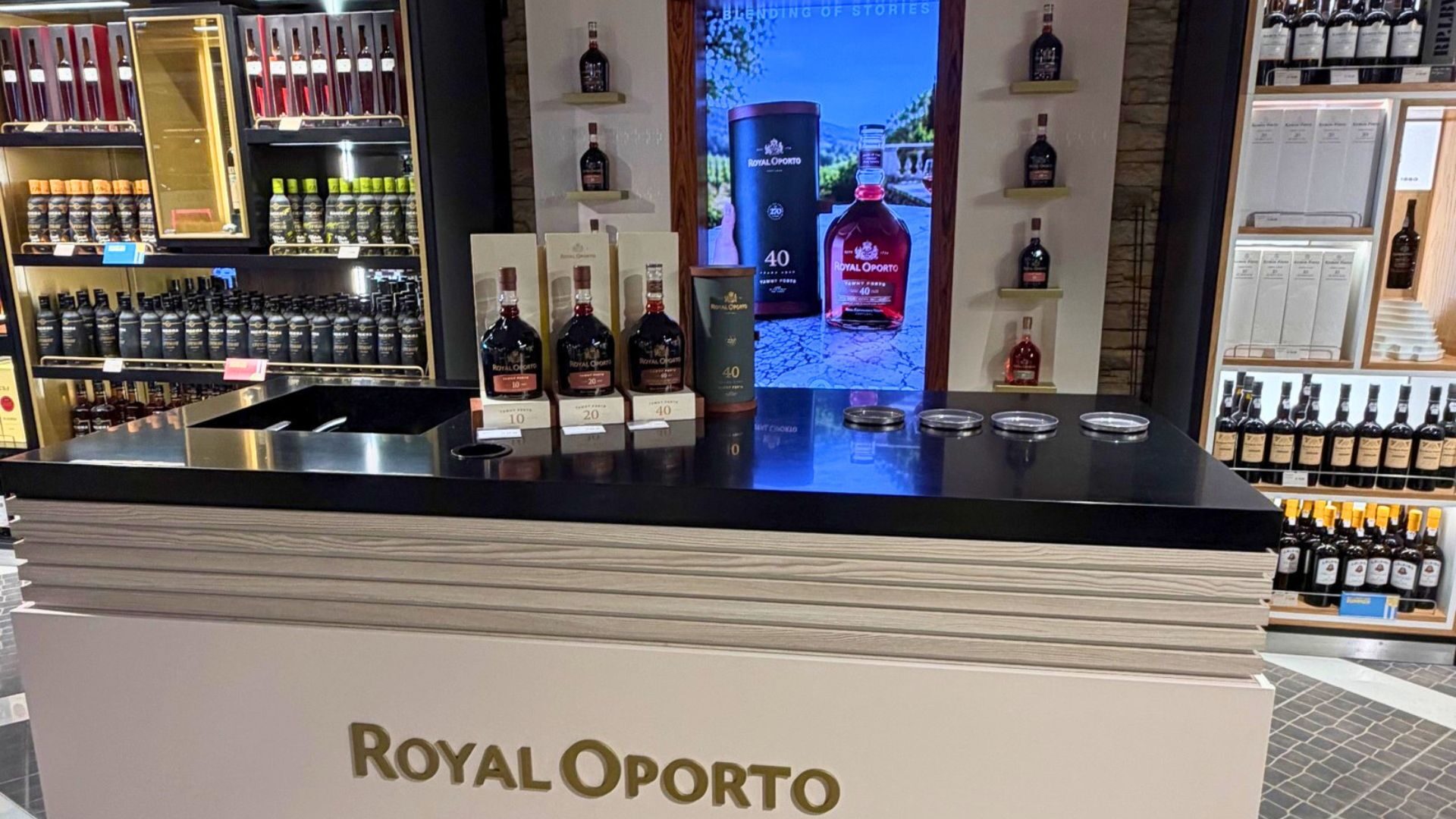 A Porto Duty Free brinda com Royal Oporto